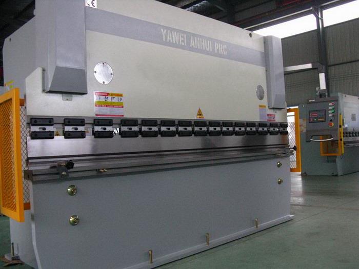 Mae'r wasg Hydraulic Yawei NC breciau 160 Ton