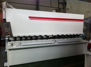 Mae cneifio hydrolig Yawei peiriannau 10 * 3200