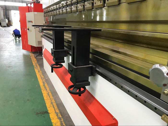 Heavy front sheet support moving on linear gudie for Yawei 400T4M 6 Axis cnc press brake