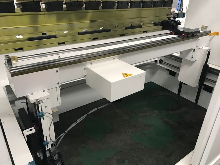 X&R CNC Auto pressbrake back gauges