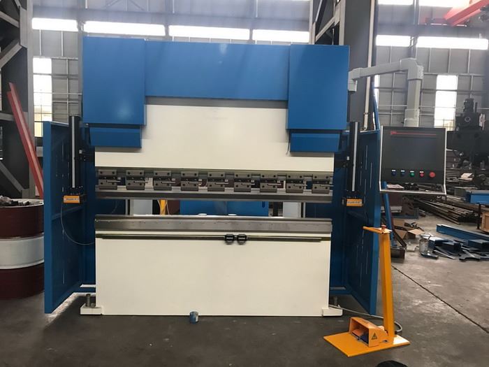 63T2M CNC Press Brake 4 axis ITALY ESA S640 MCS Safety controller
