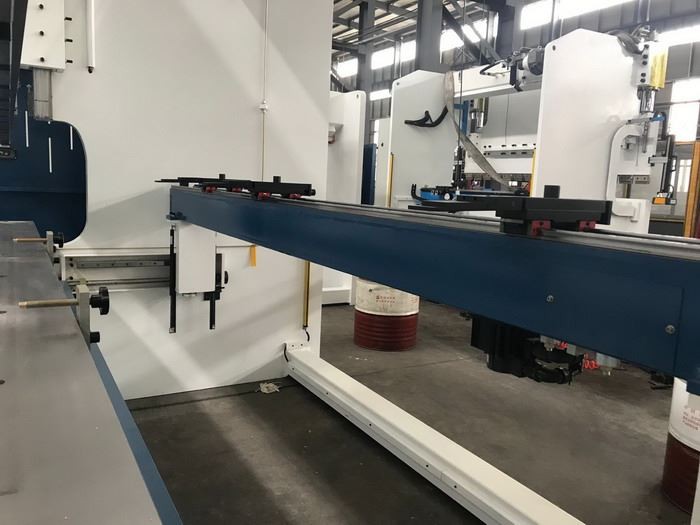 AHYW Yawei trumpf type wide bending finger stops for 400T4M 4 axis cnc press brakes delem da58t